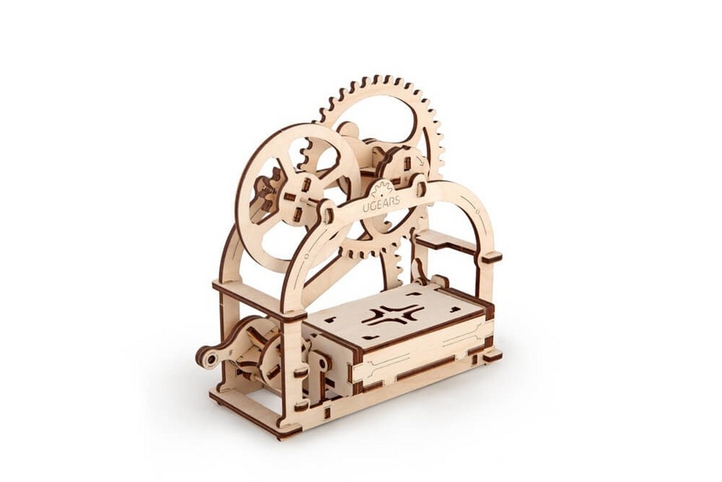 Dřevěný mechanický model Pokladnička
