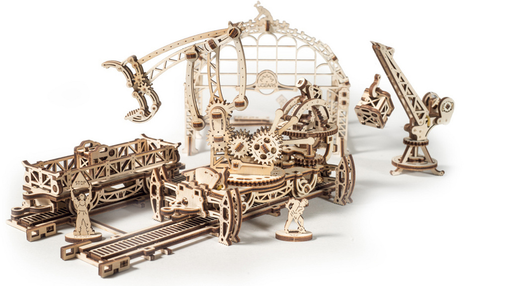 Dřevěný mechanický model Kolejový jeřáb
